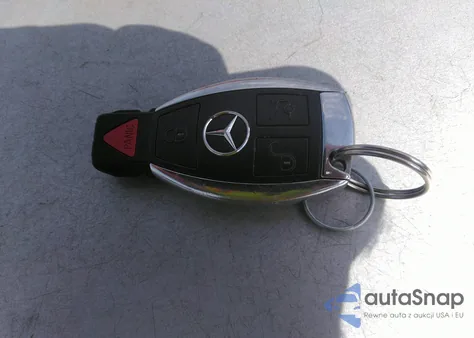 2011 Mercedes-Benz C 300 Luxury/Sport из США, поврежденный, VIN WDDGF5EB3BR140178